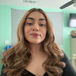 Meet your Posher, Leslie